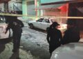 Intentan rescatar a su hija de novio violento y él los asesina con picahielos