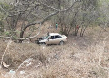 Jovencita de 14 años MUERE al salir «proyectada» de unidad en accidente de Altamira