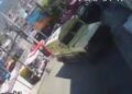 Video. Trata de SALVAR a su esposo, pero muere APLASTADO ante sus ojos