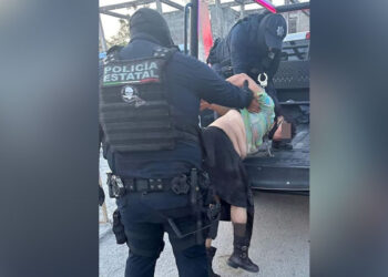 Detienen a pareja por golpear y amenazar con pistola a sujeto en Matamoros