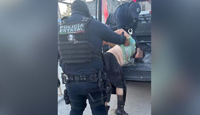 Detienen a pareja por golpear y amenazar con pistola a sujeto en Matamoros