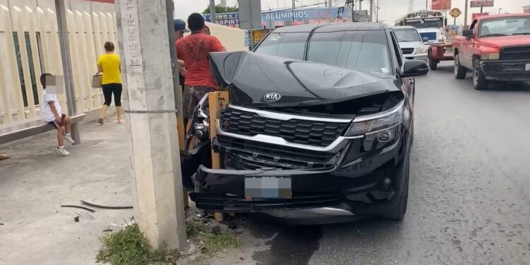 Sufre «soponcio» al volante y se estampa contra estructura en Reynosa