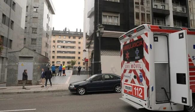 Gemelitas de 12 años CAEN por la ventana de un edificio y MUEREN