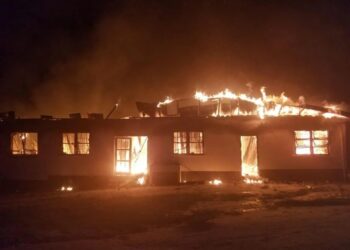 Niña es sospechosa de causar incendio donde 19 compañeritos murieron en Guyana