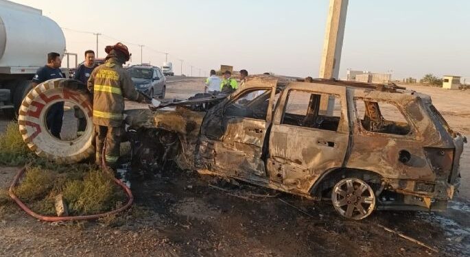 Tras choque queda atrapado en incendio y muere calcinado en Matamoros