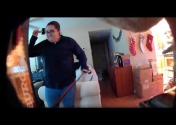 Video. Despiadada mujer GOLPEA brutalmente a su perrita y es detenida