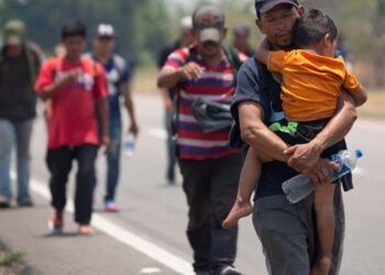 Asegura AMLO a migrantes visas temporales para trabajar en Obras Públicas