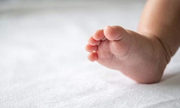 Mujer GOLPEÓ hasta la MUERTE a su bebé de 2 años en Tabasco