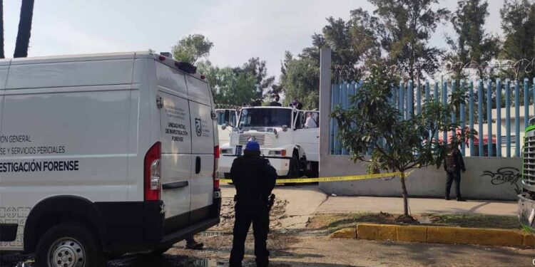 Encuentran CADÁVER flotando dentro de una PIPA de agua en CDMX