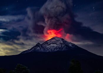 Popocatépetl y sus “besos de ceniza” nos mantiene con el “alma quebradiza” en México