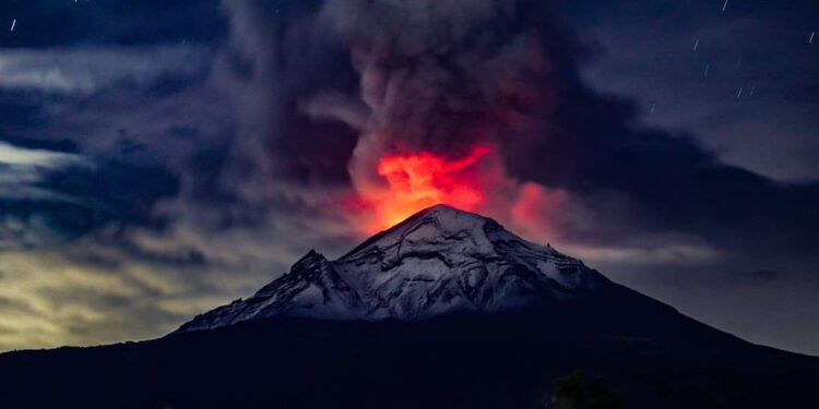 Popocatépetl y sus “besos de ceniza” nos mantiene con el “alma quebradiza” en México
