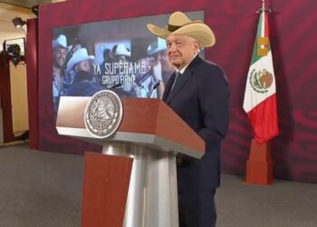 Video. “¡Ya supérame!”: AMLO dedica canción de Grupo Firme a los opositores