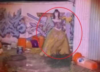 Video. ¡Aterrador!, captan caminando a estatua ‘embrujada’ de Blanca Nieves