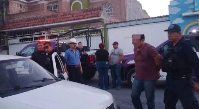 “Mordió el anzuelo”: citan a pervertido acosador de su hijo y lo entregan a la policía