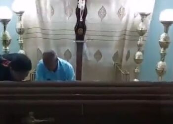 Video. Doñita “vuelve del más allá” en su FUNERAL tras 3 horas de ser declarada MUERTA