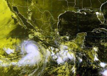 ¡»Adrián» ya es huracán categoría 1 y así afectará estados en México!