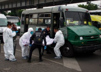  ¿Venganza?, mujer asesinada en “micro” era hermana de violento criminal en CDMX