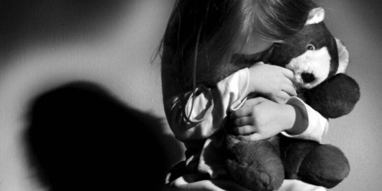 Hijo del mal: menor de 14 años le «roba la inocencia» a niña de 7 en Edoméx