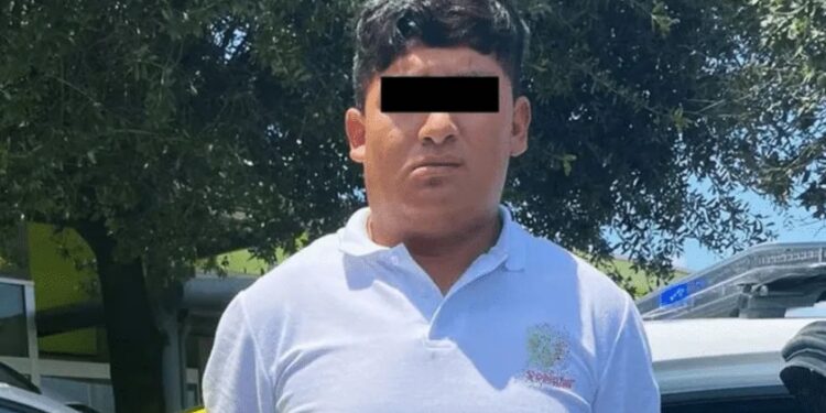 “Calenturiento” empleado de Soriana es detenido por fotografiar a mujeres en el baño