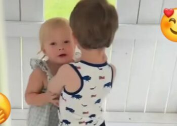 Video. Sorprende a su hija abrazando a un niño y ¡la reacción de la nena se viraliza!