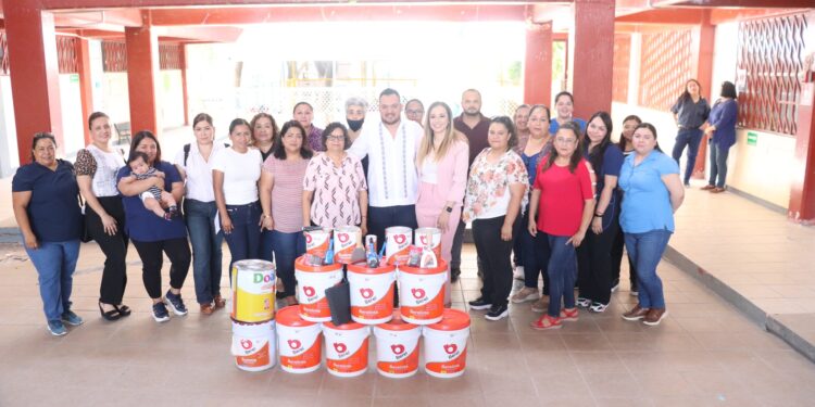 Alcalde «Lalo» Yáñez entrega apoyo a CENDI en Río Bravo