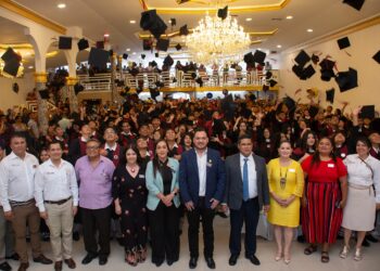 Alcalde de Río Bravo apadrina a Generación 2020-2023 de Secundaria 92 