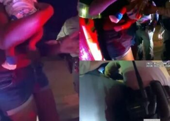 Video. DESALMADO policía GOLPEA a mujer mientras ella cargaba a su BEBITO