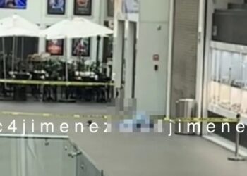 ¡Terrible!, sujeto se arroja del 3er nivel de plaza Reforma 222 en CDMX