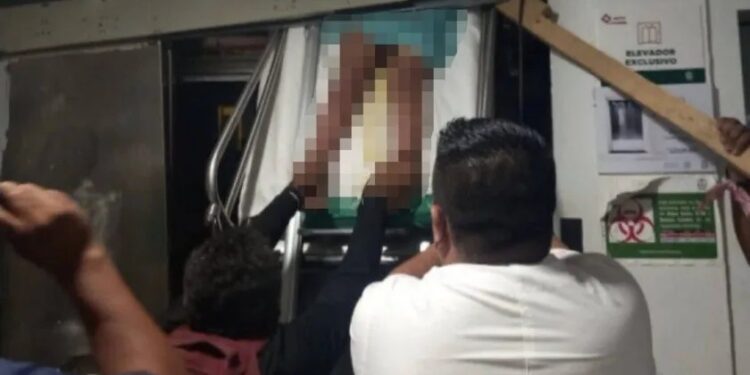 Padres de NIÑA que murió APLASTADA por elevador denuncian al IMSS