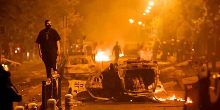 Video. ¡Francia ARDE!: van más de mil detenidos por disturbios tras asesinato de menor