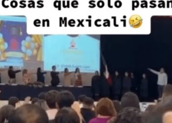Video. “Bandera de México, que estás en el cielo…”: confunde el ‘Juramento’ en ceremonia