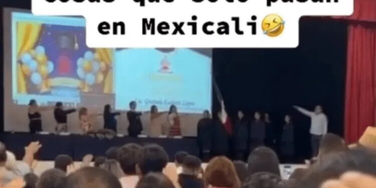 Video. “Bandera de México, que estás en el cielo…”: confunde el ‘Juramento’ en ceremonia