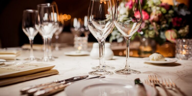 ¡Al menos 100 INTOXICADOS!, tras comer banquete de graduación en Reynosa