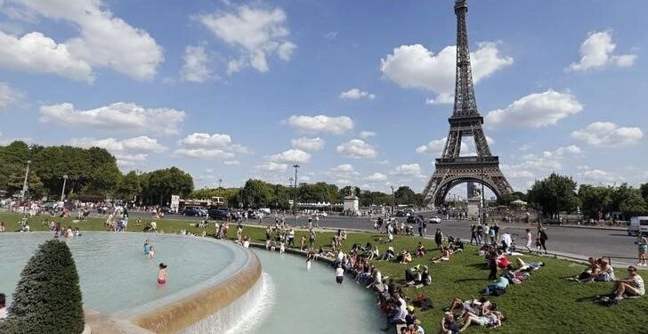 Turista mexicana es violada «en manada» en París; hay 2 detenidos