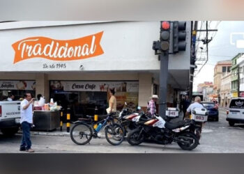 Último café: investigan MUERTE de ancianito hallado en baños de RESTAURANTE en Tampico