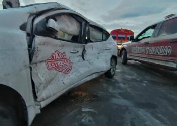 ¡Deja 10 lesionados tras ‘volarse’ luz roja y estrellarse contra taxi en Matamoros!