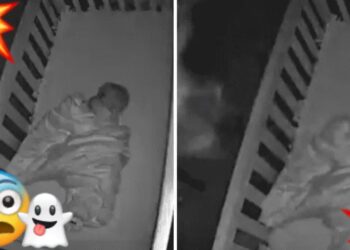 Video. ¡BEBÉ es acechado por ESPECTRO!, la madre llega a salvarlo y es atacada
