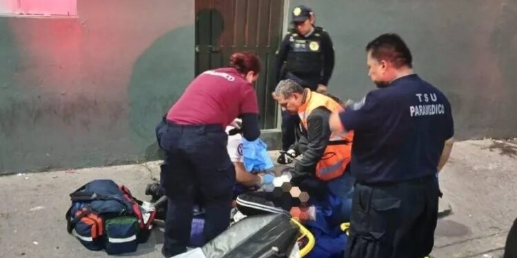 ¡Cigüeña aterriza en el Metro de CDMX!: joven da a luz en la estación