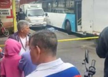Video. ¡Impactante!, chofer MUERE aplastado por su propio CAMIÓN