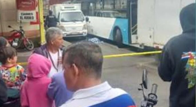 Video. ¡Impactante!, chofer MUERE aplastado por su propio CAMIÓN