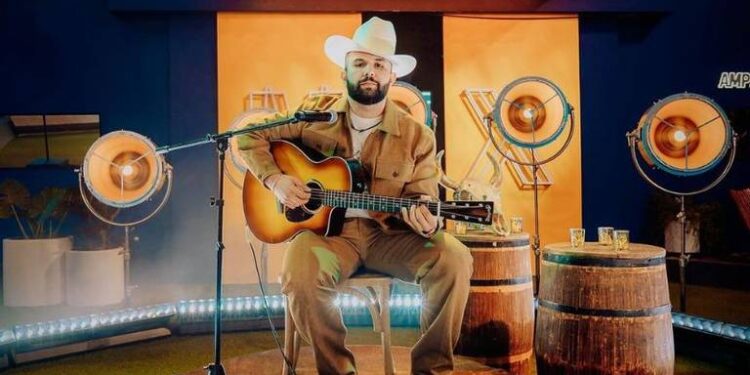 Video. ¡Carín León visitó LCDLF e interpretó tema romántico para Wendy y Nicola!