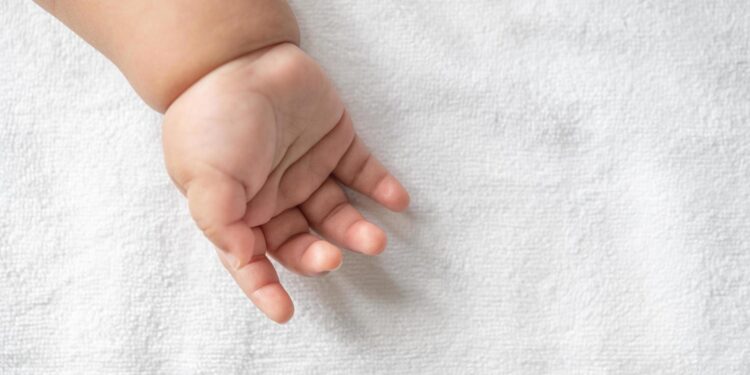 Por maltratar a su BEBÉ hasta MATARLO, padres son detenidos en Jalisco