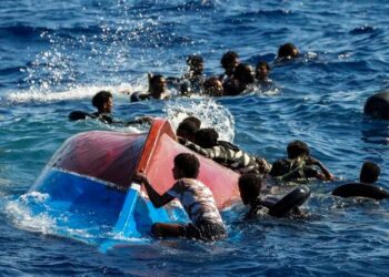 Tragedia en Italia: mueren ahogados 41 migrantes, entre ellos 3 niños