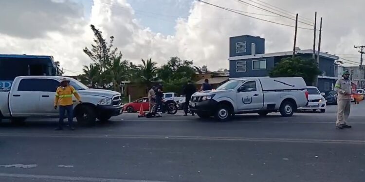 ¡Impacto fatal!, motociclista muere al ser chocado por transporte en Altamira