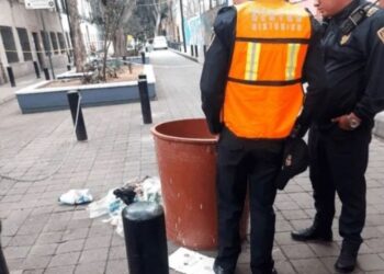 Escalofriante: hallan CADÁVER doblado en un tambo en CDMX; hay 2 detenidos