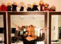 ¡Adele “ENAMORADA” de sus muñecos del DR. SIMI al descubrir quiénes los crean!