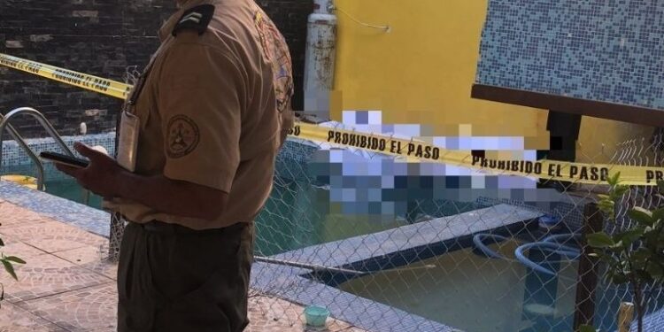 Hermanas MUEREN electrocutadas en una alberca al tratar SALVAR a NIÑA en Jalisco