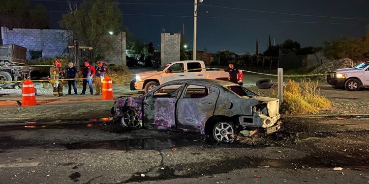 Queda CARBONIZADO dentro de su vehículo tras CHOQUE en Nuevo Laredo