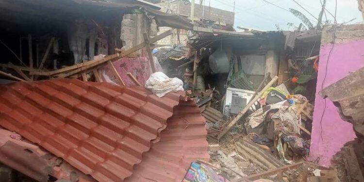 Bebé MUERE por el DERRUMBE de su humilde casita a causa de la lluvia en Edoméx