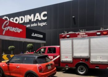 Mujer MUERE PRENSADA en ELEVADOR de supermercado en la CDMX